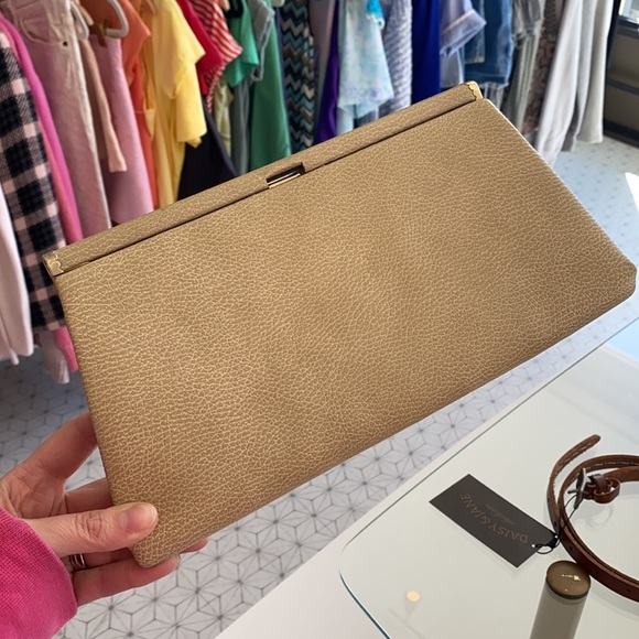 Vintage Clutch - Picture 4 of 5